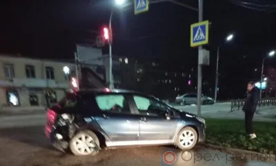 В Орле BMW и Peugeot не поделили дорогу