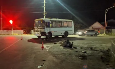 Под Орлом мотоциклист врезался в автобус