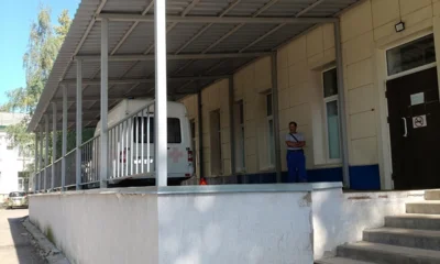 В Ливнах пенсионерка попала под колёса скорой на территории ЦРБ