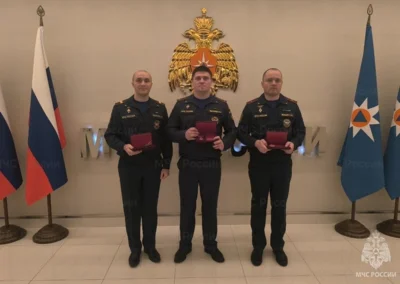 Фото 1. Орловским пожарным вручили госнаграды