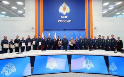 Фото 5. Орловским пожарным вручили госнаграды