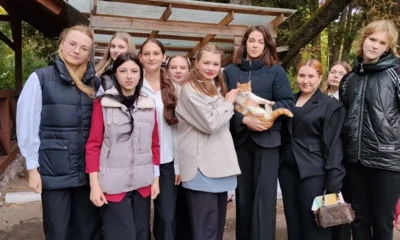 Студенты Мезенского педколледжа привезли вкусняшки питомцам Орловской станции юннатов