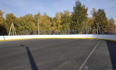В Покровском установили новый хоккейный корт