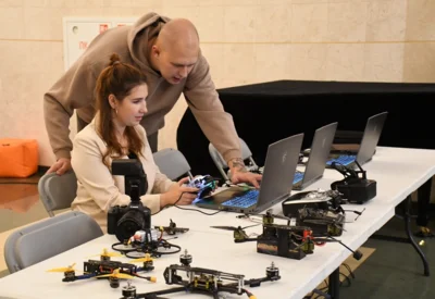 Фото 1. Орловской молодёжи рассказали о возможностях и перспективах развития искусственного интеллекта в России