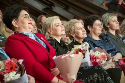 Фото 24. 20 активных деятельных орловчанок получили награды в преддверии 8 Марта