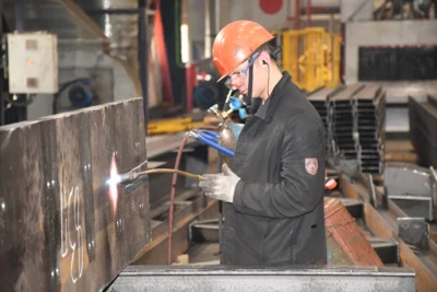 Фото 2. Андрей Клычков посетил два промпредприятия в индустриальном парке «Орёл»