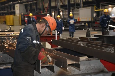 Фото 4. Андрей Клычков посетил два промпредприятия в индустриальном парке «Орёл»