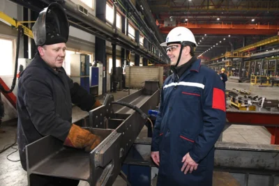 Фото 5. Андрей Клычков посетил два промпредприятия в индустриальном парке «Орёл»