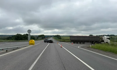 На орловской трассе Changan на полной скорости врезался в большегруз