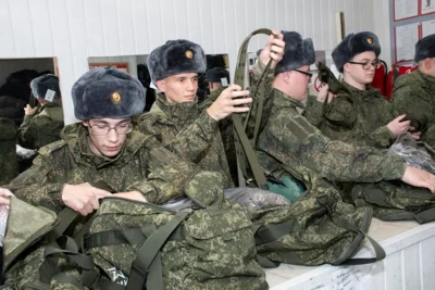 Фото 2. Первые 20 орловских призывников отправились на службу в рамках осеннего призыва