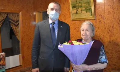 Михаил Вдовин поздравил с 90-летием жительницу Орла Лидию Бурнашеву