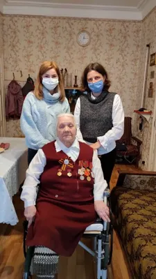 Волонтёры Орёлэнерго навестили ветерана орловской энергосистемы Лидию Васильевну Ботову