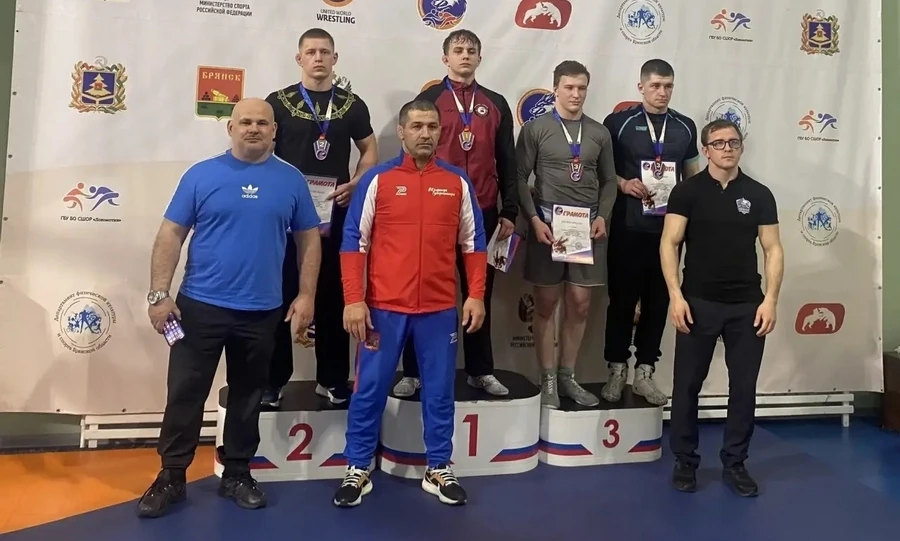 Орловцы выиграли шесть медалей на первенстве ЦФО по вольной борьбе