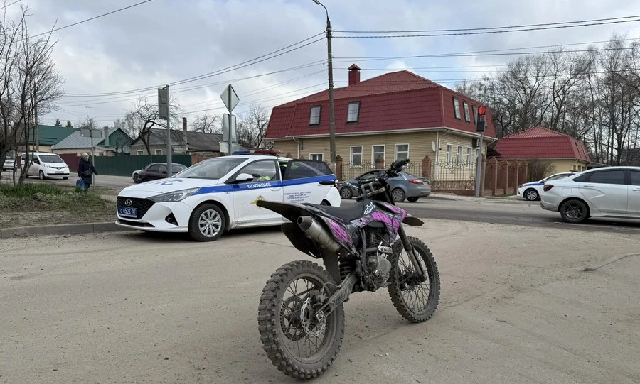В Орле юный водитель питбайка попал в больницу