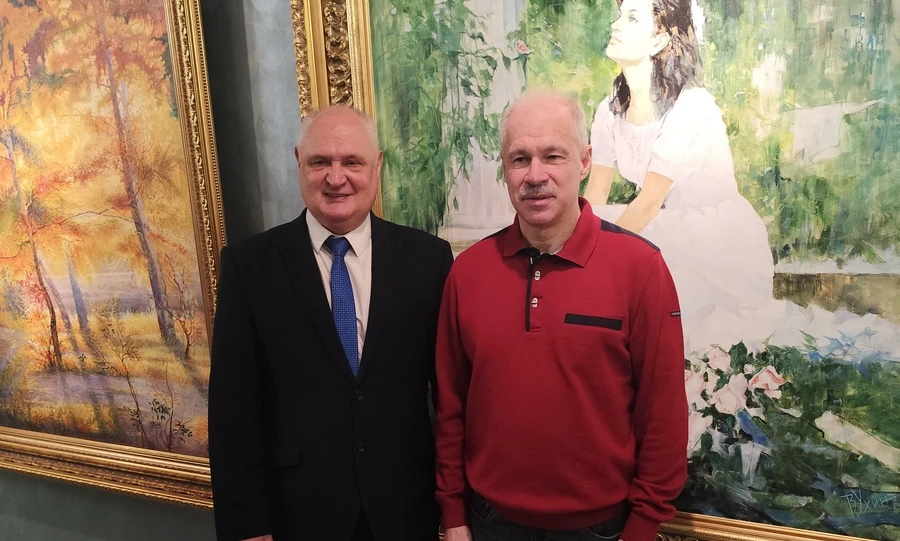 Яркая составляющая широкой меценатской деятельности почётного гражданина города Орла Олега Карпикова — дарить искусство людям