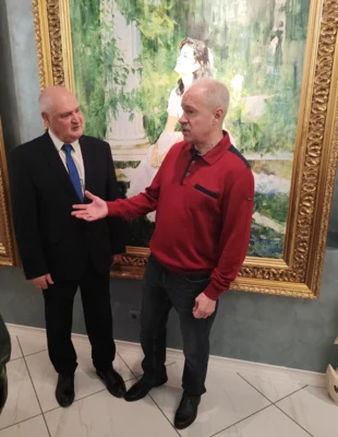 Фото 1. Яркая составляющая широкой меценатской деятельности почётного гражданина города Орла Олега Карпикова — дарить искусство людям