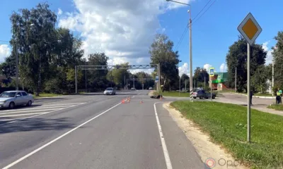 В Троснянском районе мотоцикл протаранил легковушку