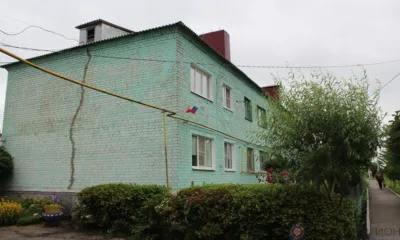 Жительница пгт. Долгое написала в «Орловскую правду», что в её доме разрушается стена