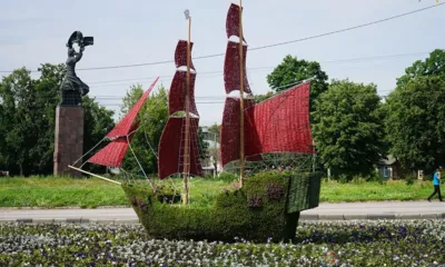 В Орле продолжают выставлять топиарные фигуры