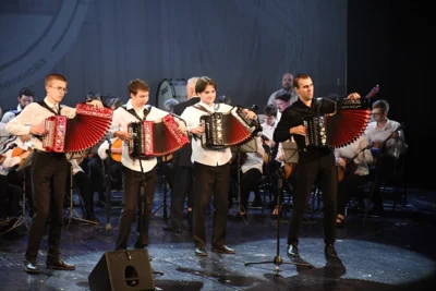 Фото 1. Гран-при от мецената Олега Карпикова