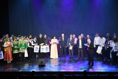 Фото 2. Гран-при от мецената Олега Карпикова