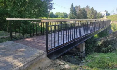 В Кромском районе достроили пешеходный мост через р. Недна