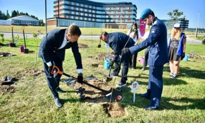 Губернатор Орловской области высадил 20 саженцев в подмосковном Солнечногорске