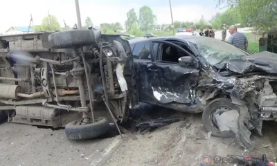 На трассе «Болхов - Орёл - Витебск» лоб в лоб столкнулись Lada и УАЗ