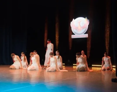 Фото 1. Танцевальный коллектив орловского вуза покорил сцену Кремлёвского дворца