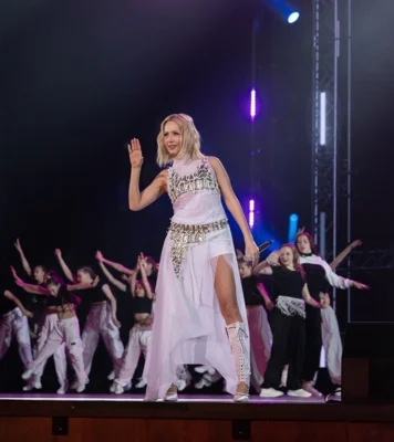 Фото 6. Танцевальный коллектив орловского вуза покорил сцену Кремлёвского дворца