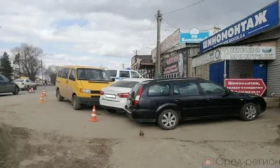 Орловец забыл поставить машину на ручник и стал виновником аварии с участием трёх автомобилей