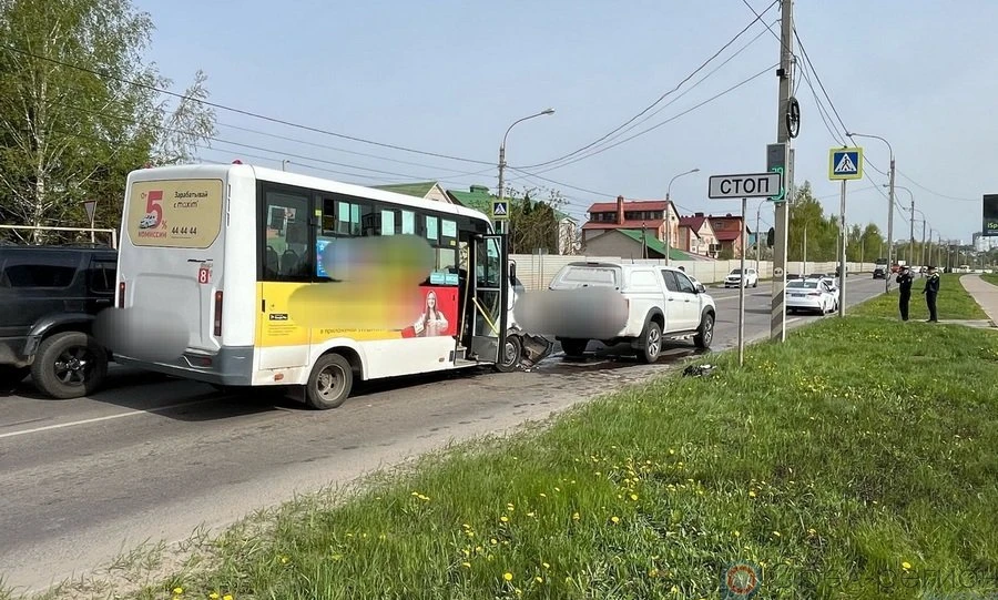 Утром в Орле в ДТП с маршруткой пострадала несовершеннолетняя девочка