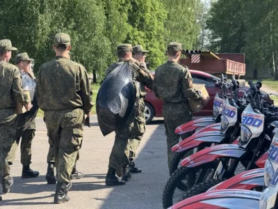 Фото 2. Из Орла в зону СВО отправились мотоциклы и окопные свечи