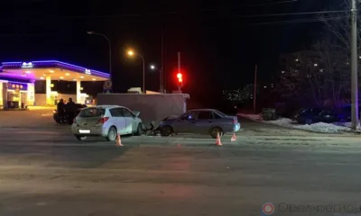 В Орле Nissan Tiida и Daewoo Nexia не поделили дорогу