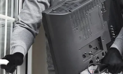 В Орле мужчина украл у собутыльника телевизор