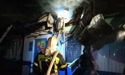 В Тросне ранним утром загорелся магазин