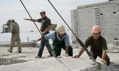 Сегодня строители Орловщины принимают поздравления