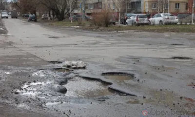 В Орле продолжают ремонт ям на дорогах щебнем и литым асфальтобетоном