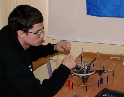 Фото 1. Орловские студенты показали мастерство в компетенции «Летающая робототехника» чемпионата «Профессионалы»