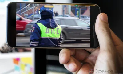 Орловец хотел помочь другу и отнял телефон у полицейского