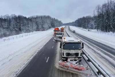 На Орловщине задействовано 10 машин для уборки федеральных трасс