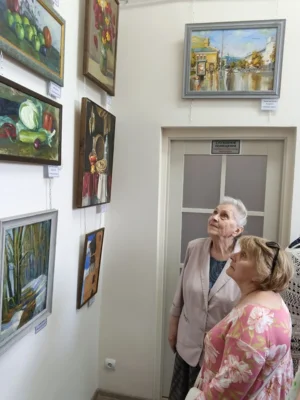 Фото 2. В Орле в Доме книги открылась выставка произведений орловских художников