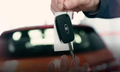 Двум пострадавшим на производстве орловцам вручили автомобили