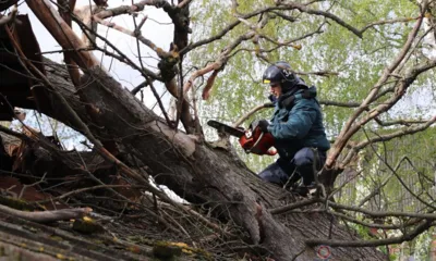 Орловцам для входа в подъезд пришлось вызывать спасателей