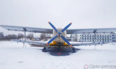 Орловские приставы арестовали два самолёта