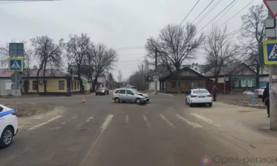 В Орле при столкновении двух автомобилей пострадал ребёнок