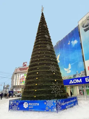 В Орле появилась ёлка, брендированная энергетиками Россети Центр
