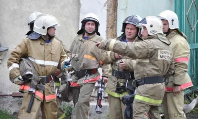 В Ливнах пожарные эвакуировали 25 человек