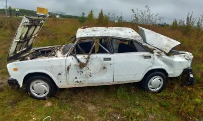 На трассе под Орлом ВАЗ-21074 вылетел в кювет