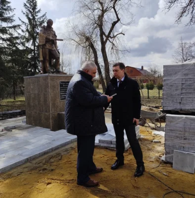 Фото 3. В Малоархангельском районе по инициативе Олега Карпикова началось масштабное благоустройство воинских захоронений